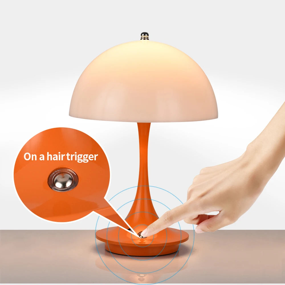 Lampe de table en frêne avec abat-jour lumineux - Un éclairage doux pour des nuits reposantes